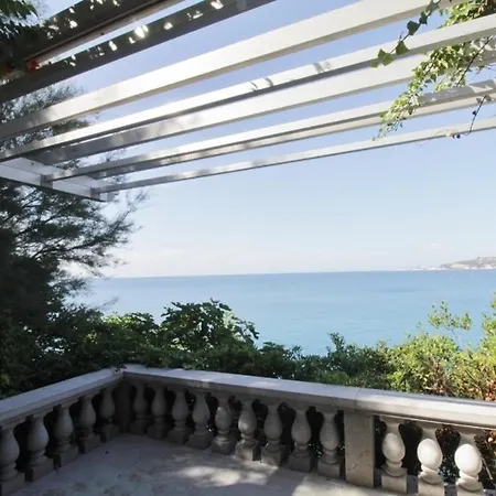 Danica Monterosso Villa Crveni Vrh