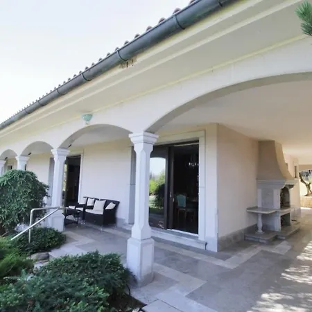 Danica Monterosso Villa